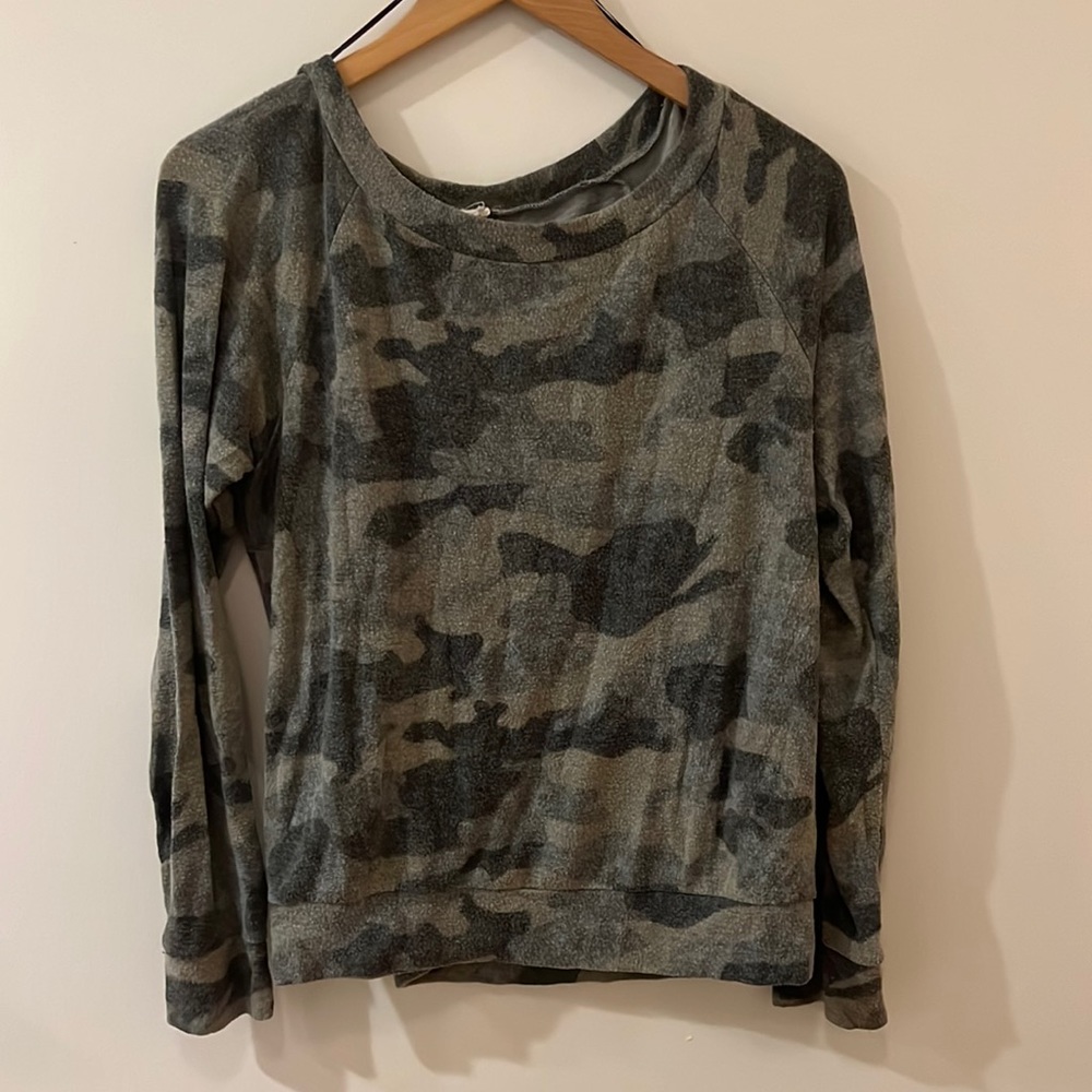 Lazy Sunday’s Camo Long Sleeve Sweatshirt - Small